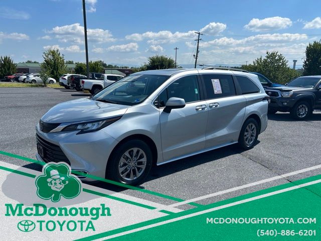 2023 Toyota Sienna XLE